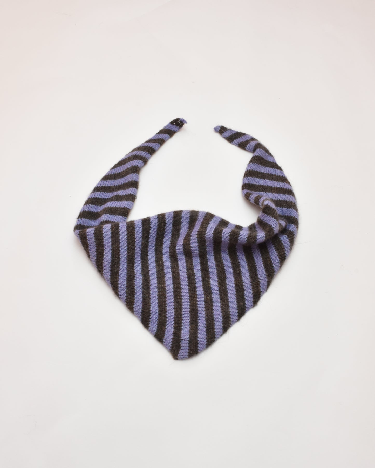 Small Triangle Scarf 01