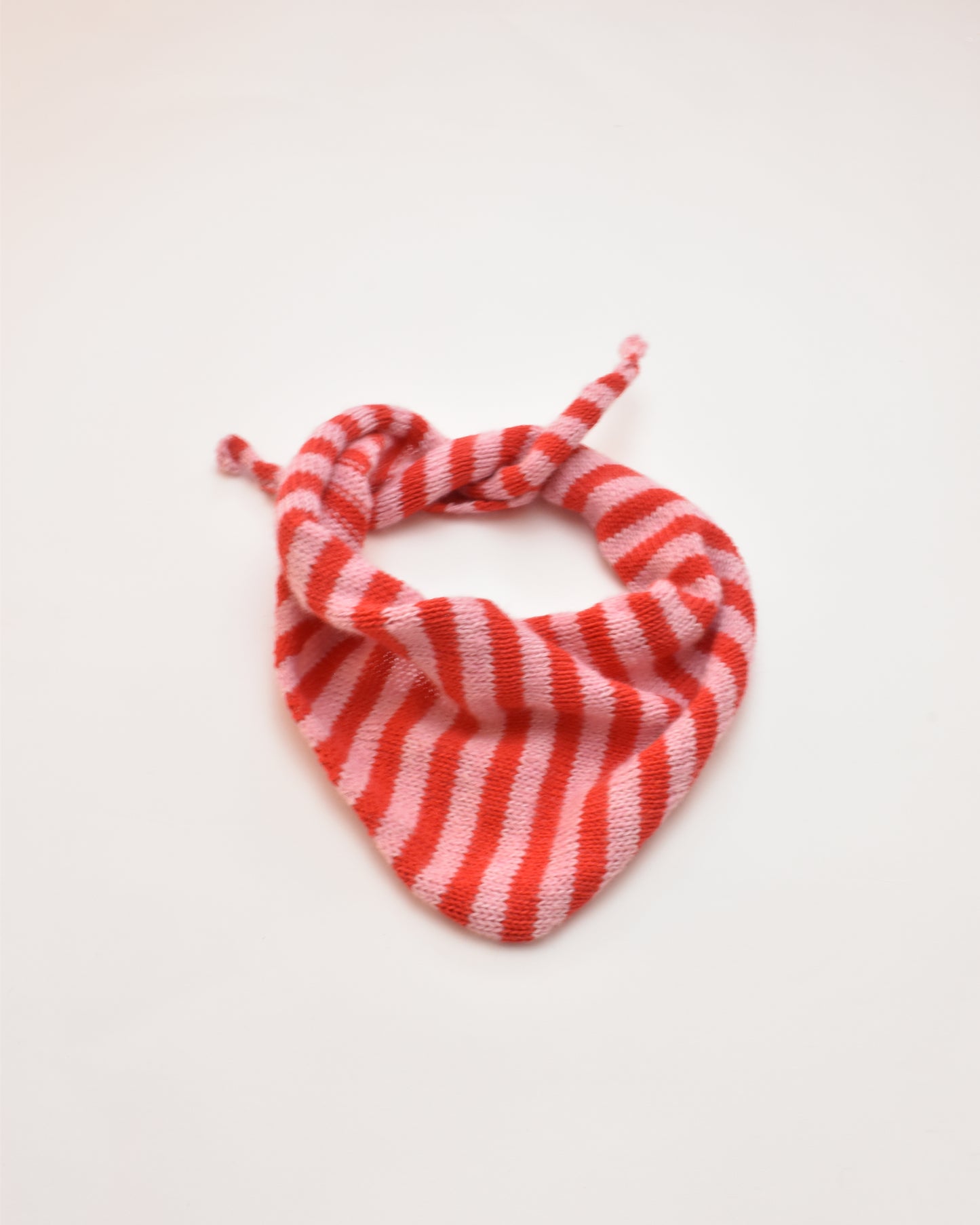 Small Triangle Scarf 03